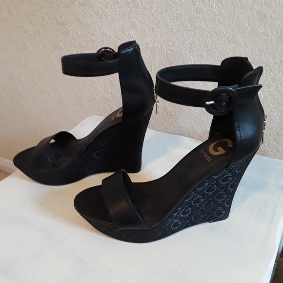 Black New Guess Shoes - Picture 2 of 5